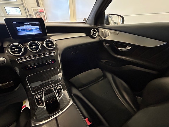 Mercedes-Benz GLC350 e 28 of 30