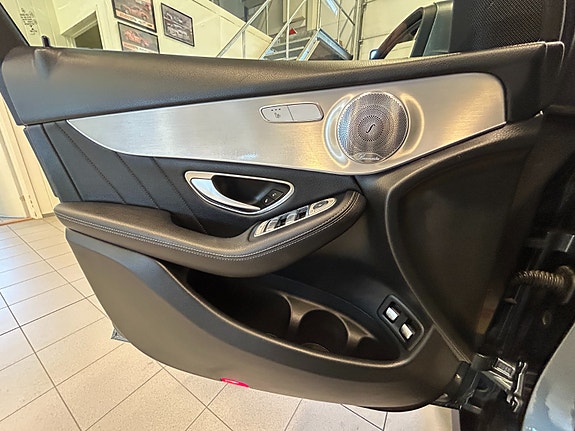 Mercedes-Benz GLC350 e 23 of 30