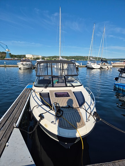 Uttern D77 250hk V8 9 of 12
