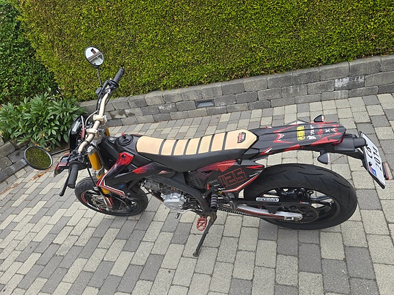 Rieju Marathon 125 Pro SM 6 of 13