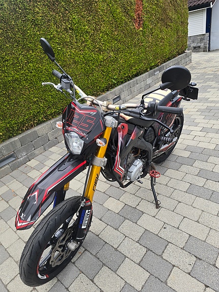 Rieju Marathon 125 Pro SM 7 of 13
