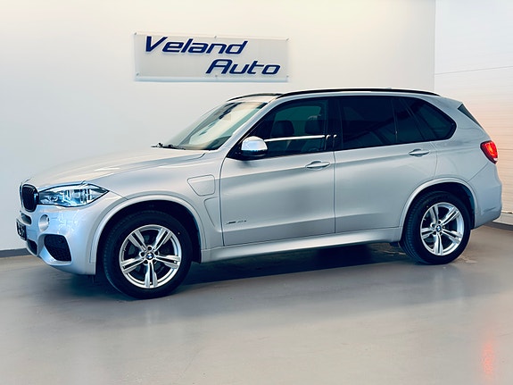 BMW X5 2 of 5
