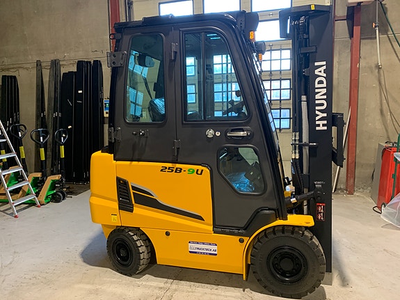 Hyundai 2,5T Elektrisk truck 3 of 8