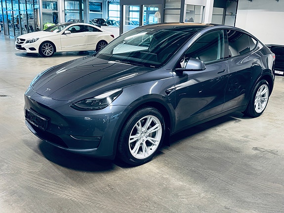 Tesla Model Y 2 of 5
