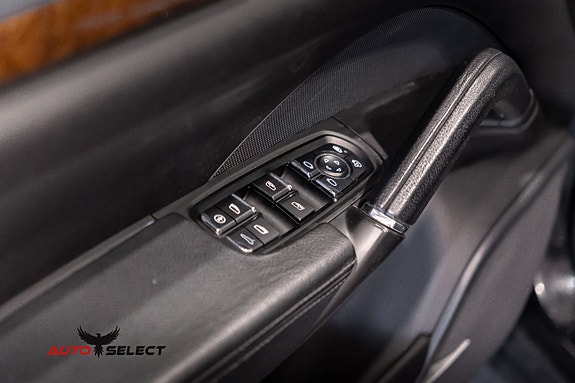 Porsche Cayenne 27 of 30