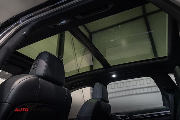 Porsche Cayenne 25 of 30
