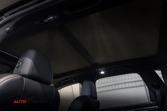Porsche Cayenne 24 of 30