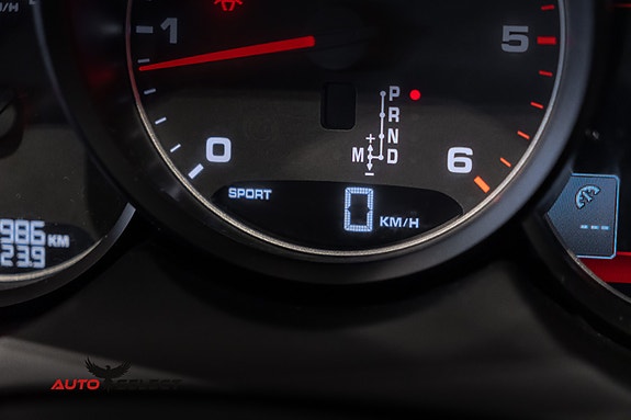 Porsche Cayenne 8 of 30