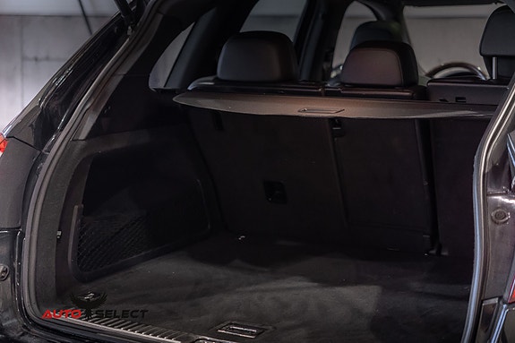 Porsche Cayenne 13 of 30