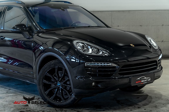 Porsche Cayenne 2 of 30