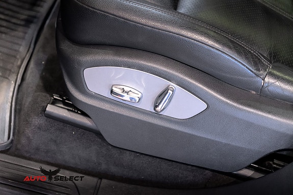 Porsche Cayenne 28 of 30
