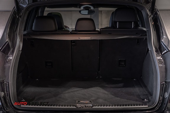 Porsche Cayenne 12 of 30