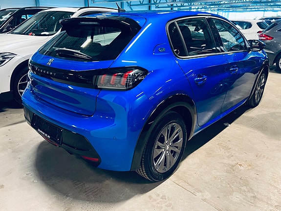 Peugeot 208 3 of 5