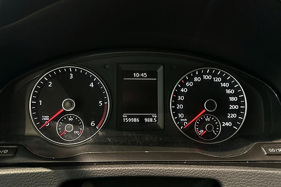Volkswagen Multivan 10 of 15