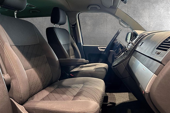 Volkswagen Multivan 15 of 15