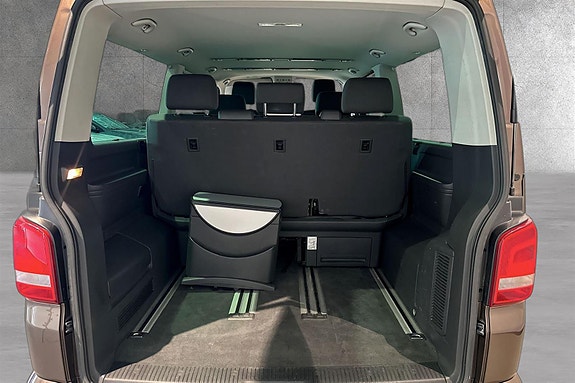Volkswagen Multivan 14 of 15
