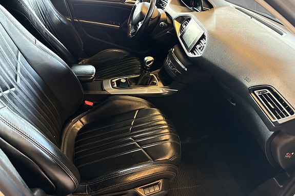 Peugeot 308 8 of 10