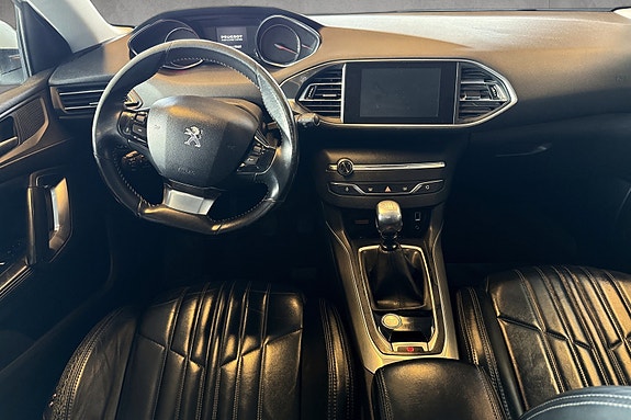 Peugeot 308 7 of 10