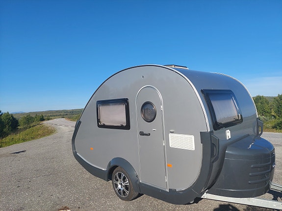 Tabbert T@B 320 W21 – Velholdt, lett campingvogn med fortelt og sykkelstativfeste. 2 of 21