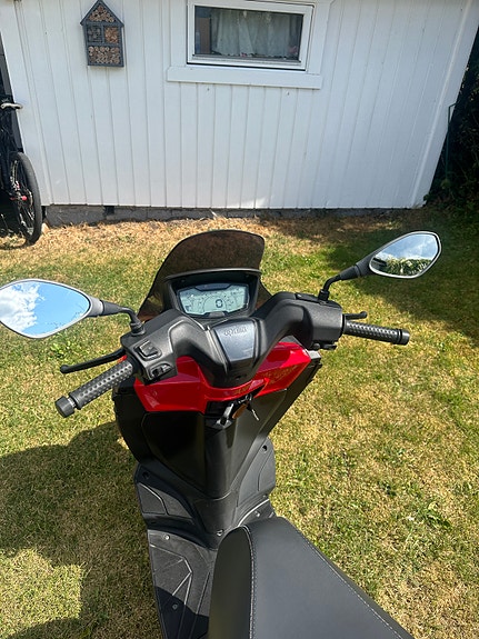 Aprilia SXR 50 7 of 10