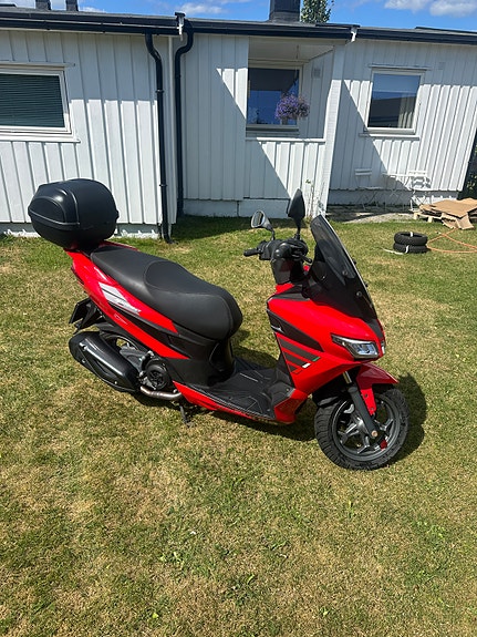 Aprilia SXR 50 3 of 10