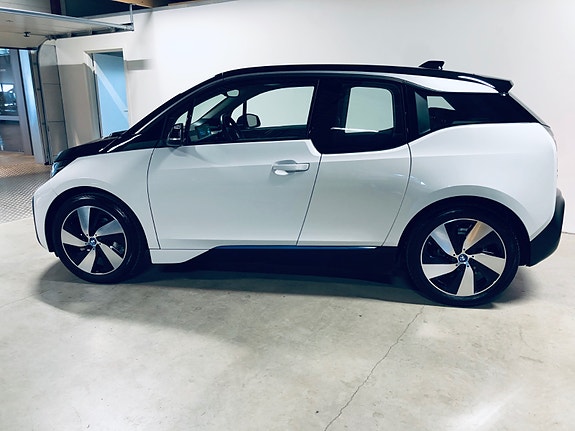 BMW i3 3 of 5