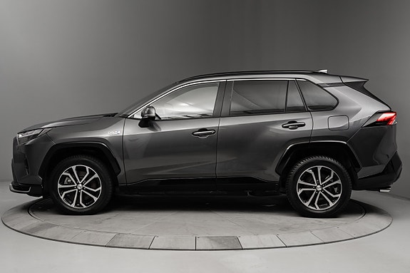 Toyota RAV4 4 of 30
