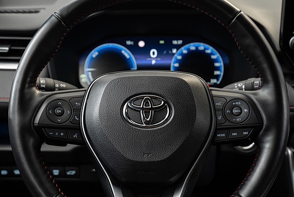 Toyota RAV4 23 of 30