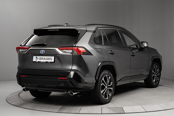 Toyota RAV4 3 of 30