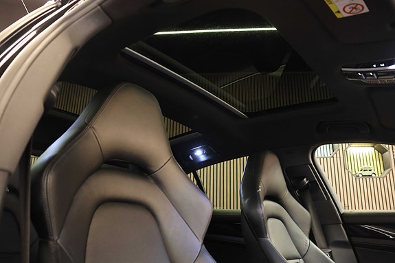 Porsche Panamera 16 of 30