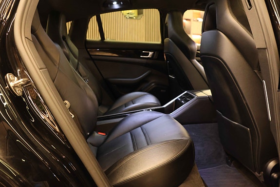 Porsche Panamera 17 of 30
