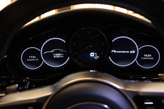 Porsche Panamera 27 of 30