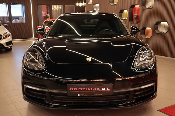 Porsche Panamera 4 of 30