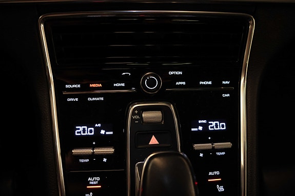 Porsche Panamera 29 of 30