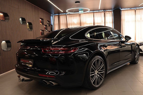 Porsche Panamera 8 of 30