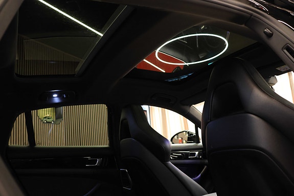 Porsche Panamera 18 of 30