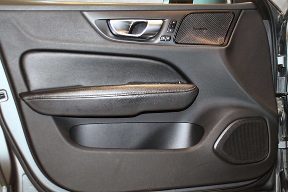 Volvo V60 Cross Country 18 of 30
