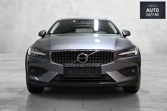Volvo V60 Cross Country 2 of 30
