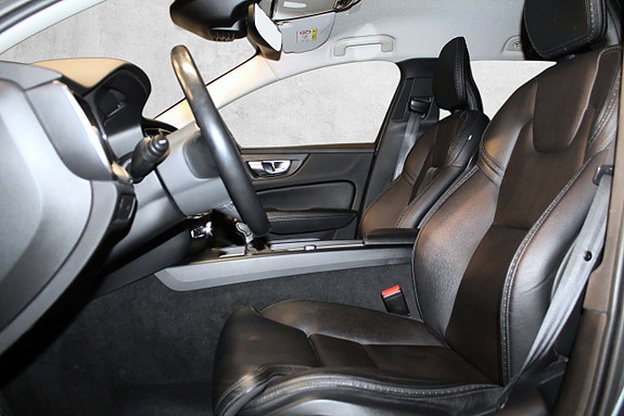 Volvo V60 Cross Country 22 of 30
