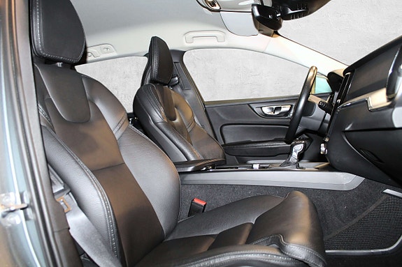 Volvo V60 Cross Country 25 of 30