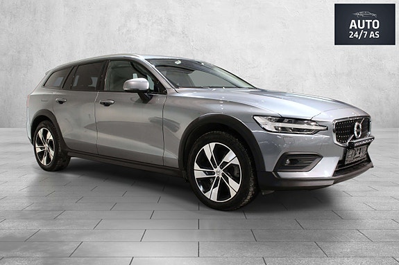 Volvo V60 Cross Country 7 of 30