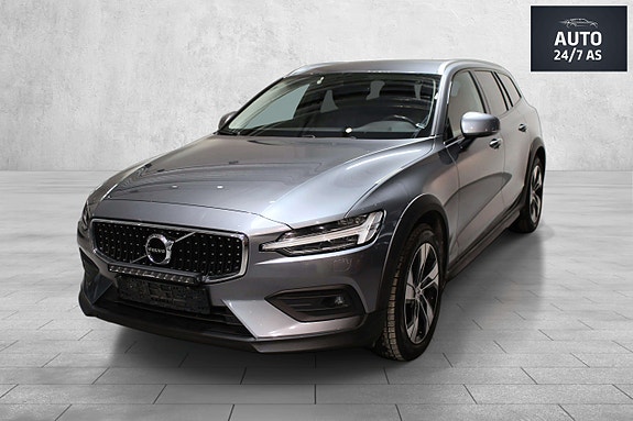 Volvo V60 Cross Country 8 of 30