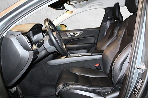 Volvo V60 Cross Country 21 of 30