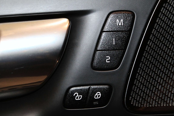 Volvo V60 Cross Country 20 of 30