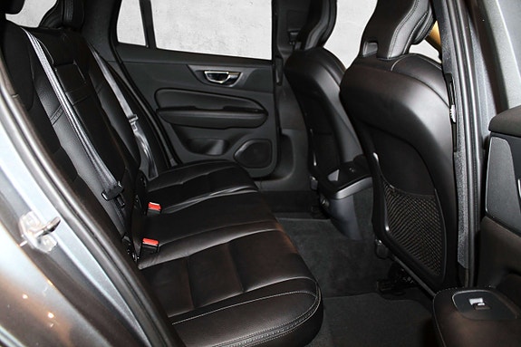 Volvo V60 Cross Country 27 of 30
