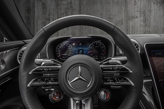 Mercedes-Benz SL63 27 of 30