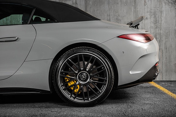 Mercedes-Benz SL63 14 of 30