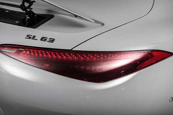 Mercedes-Benz SL63 18 of 30