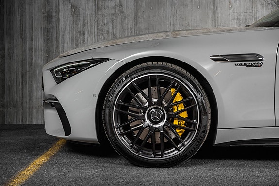 Mercedes-Benz SL63 13 of 30