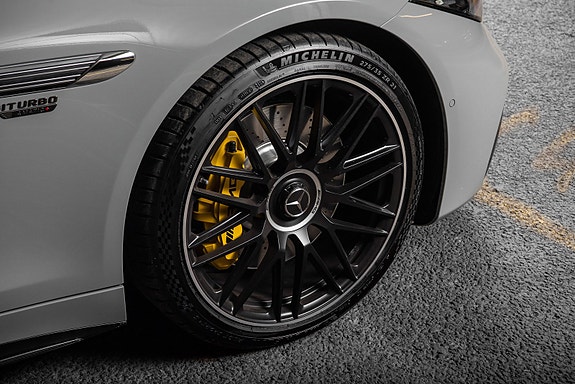 Mercedes-Benz SL63 21 of 30